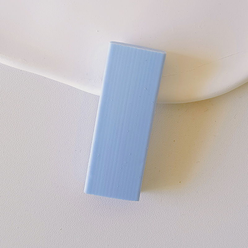 押し引き消しゴム小学生専用の絵の具を拭きます。|undefined