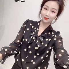 修身2025新型フランス波点長袖シャツ女性の美しい洋風ブラウスデザイン感小衆春服
