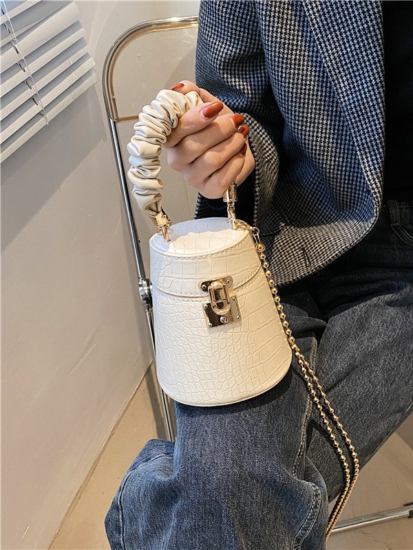 Bolso de mujer transfronterizo 2025 nuevo cocodrilo bolso de cubo bolso de hombro de cadena de moda europea y americana bolso de mano popular en línea