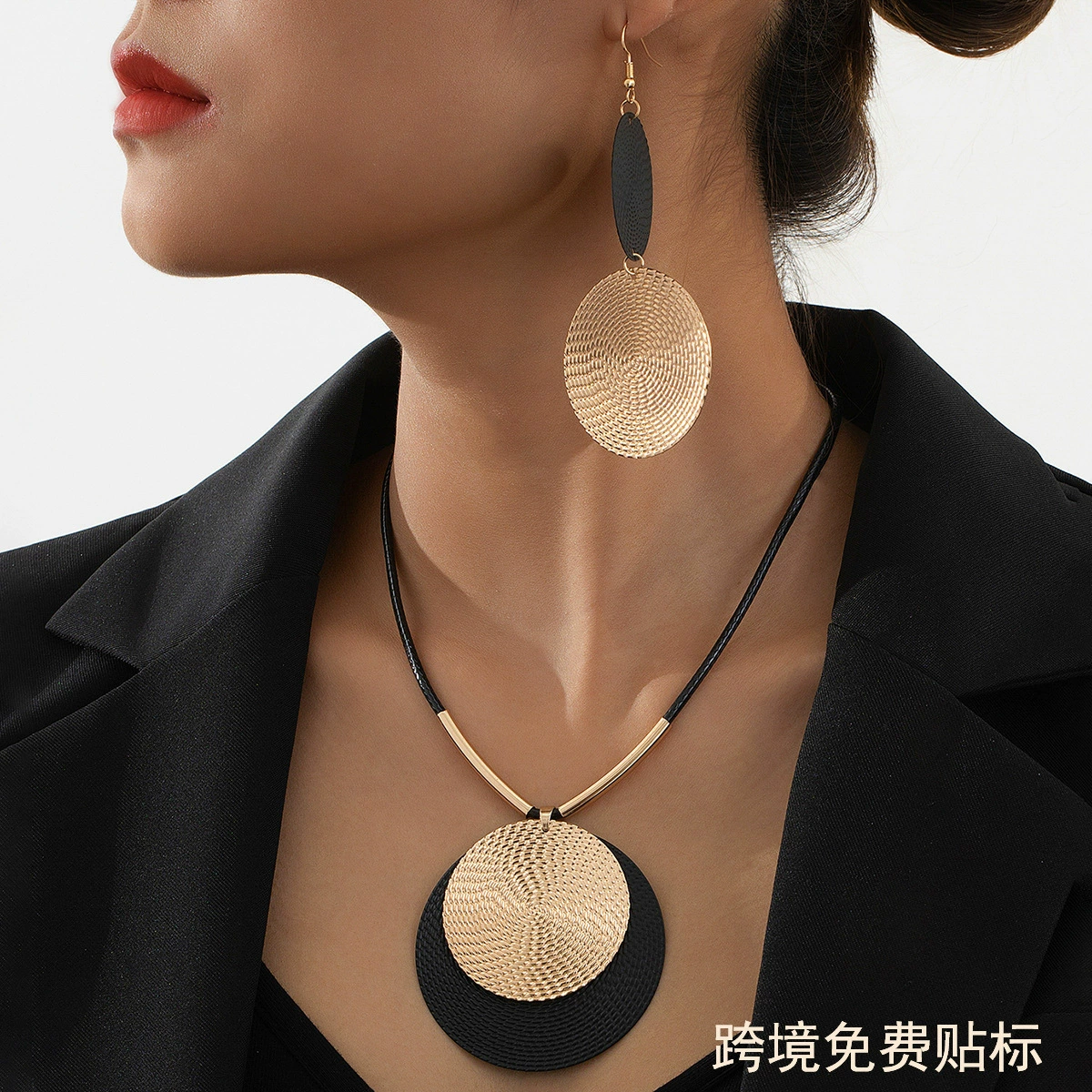 Европейские и американские трансграничные круглые ожерелья дамы высокого уровня легкая роскошная мода новый кулон шейный шейный цепочка День Святого Валентина Доставка подруги