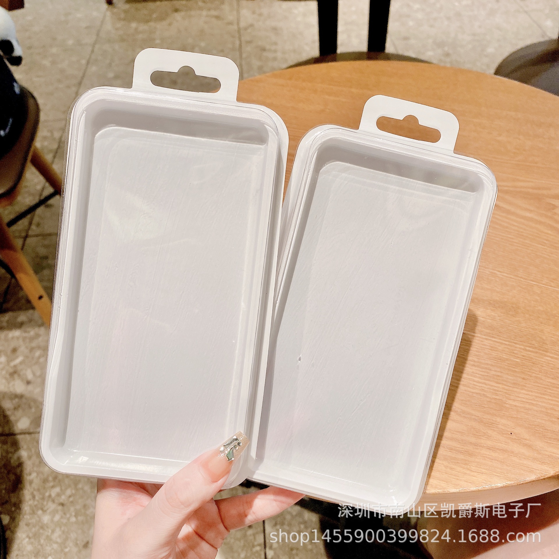 适用iphone16/14/13/XR/15磁吸手机壳包装吸塑透明盖液态硅胶包装