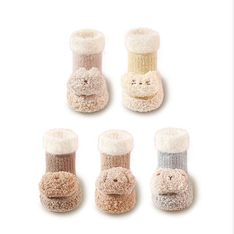 2024 invierno nuevos zapatos de piso para bebés calcetines antideslizantes interiores 0 - 12 de diciembre zapatos para bebés calcetines gruesas