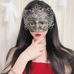 ハロウィーンは古代の女性のマスクを模倣しています。