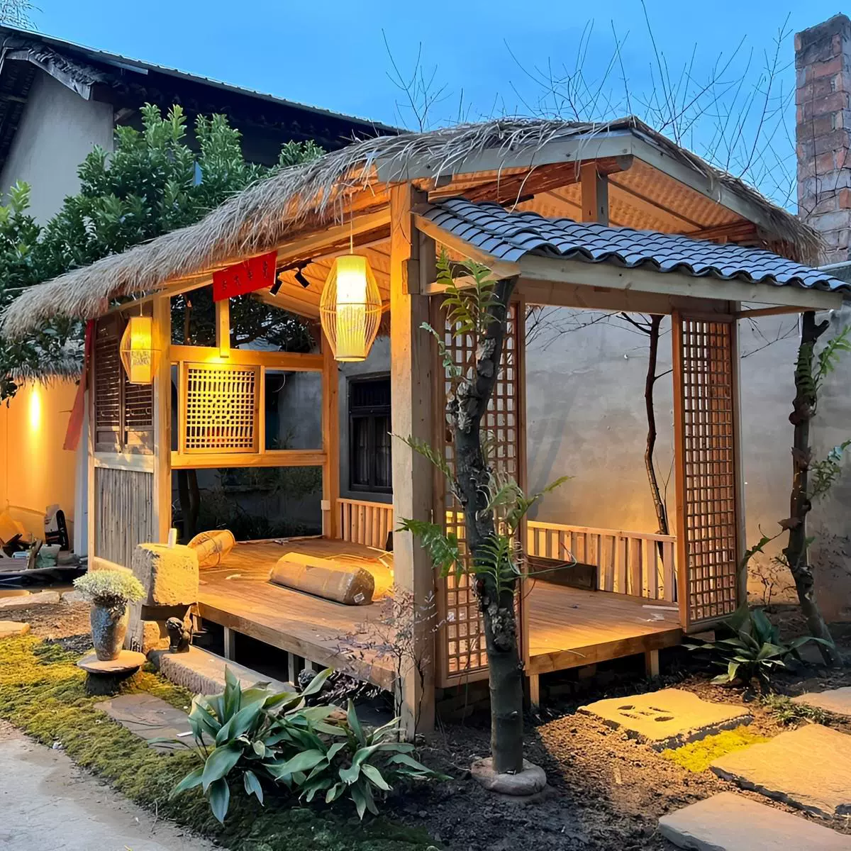 Соломенная беседка на открытом воздухе Чайная комната в японском стиле Открытый сад Деревянный дом Терраса досуг Чайная беседка