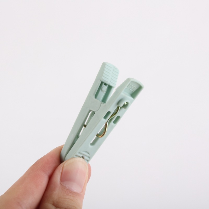 Clip de almacenamiento de ropa de plástico grueso para bocadillos a prueba de viento antideslizante para el dormitorio de los estudiantes en casa Clip de secado al por mayor