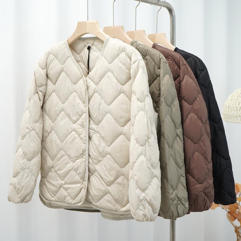 2025 Autumn and Winter New Women's V-neck Light Down Jacket Rhombic Plaid Loose White Duck Down Warm Thin Jacket 2025 Autumn and Winter New Women's V-neck Light Down Jacket Rhombic Plaid Loose White Duck Down Warm Thin Jacket
