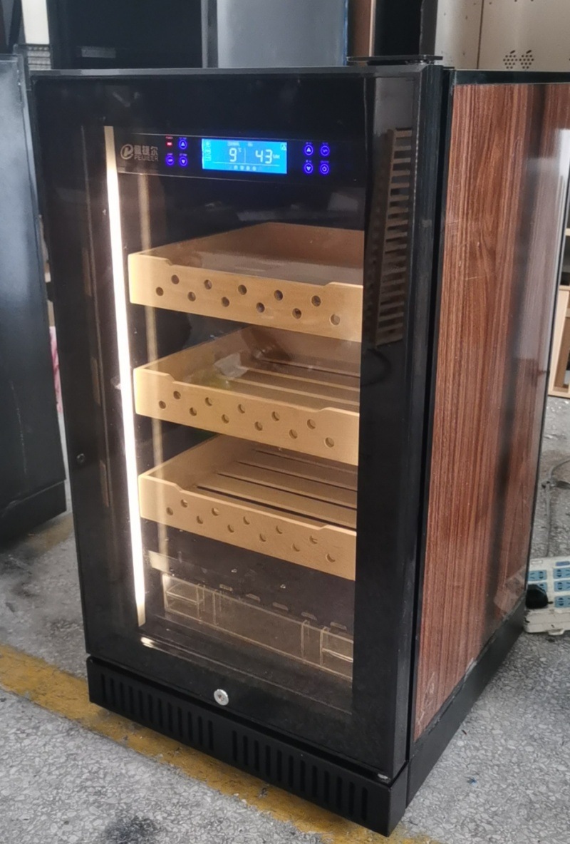 Venta directa de fábrica Gabinete de puros pequeño, compresor doméstico refrigerado, gabinete de tabaco y vino, gabinete de puros de temperatura constante y humedad constante refrigerado por aire