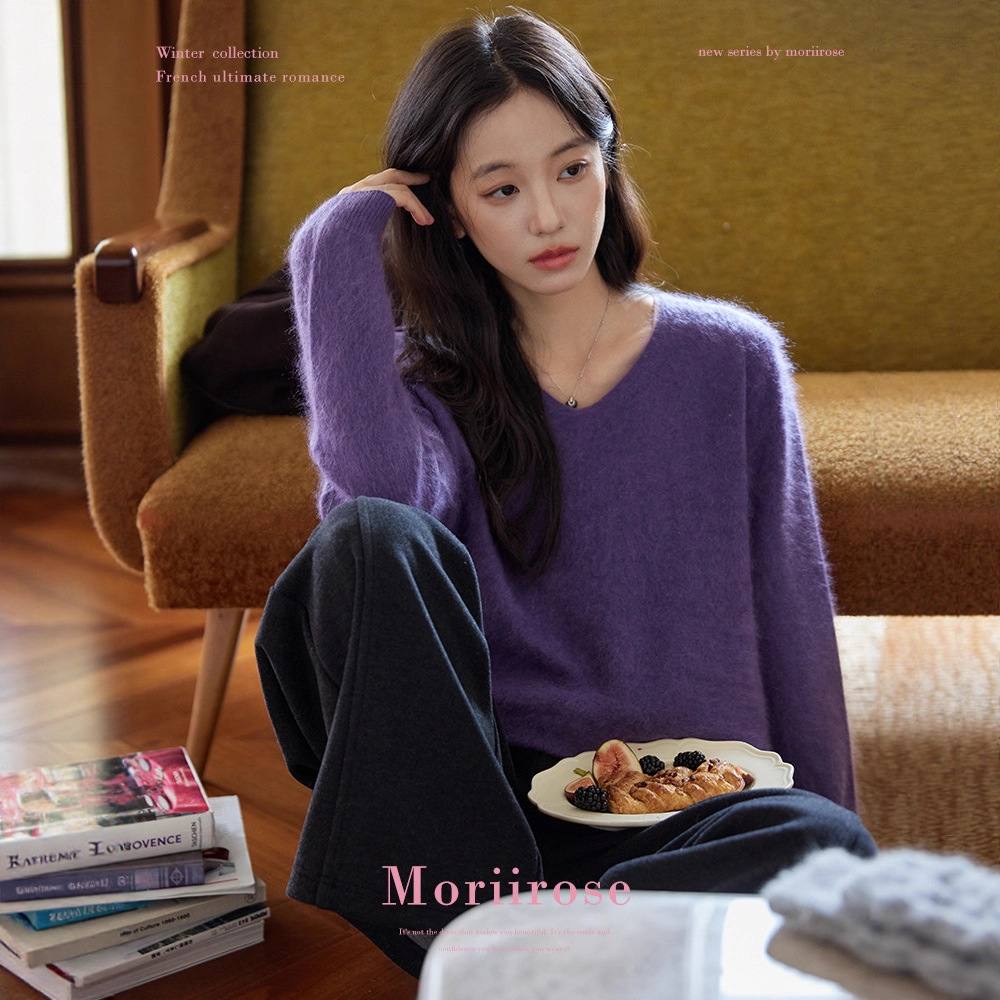 正奇特服饰/三色v领羊毛拉绒套头毛衣女冬复古宽松慵懒风气质上衣