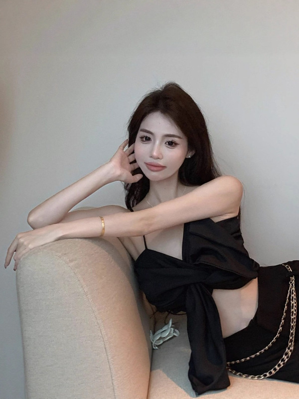 玫红色蝴蝶结吊带小背心女夏季纯欲甜辣妹短款内搭不规则上衣外穿|undefined