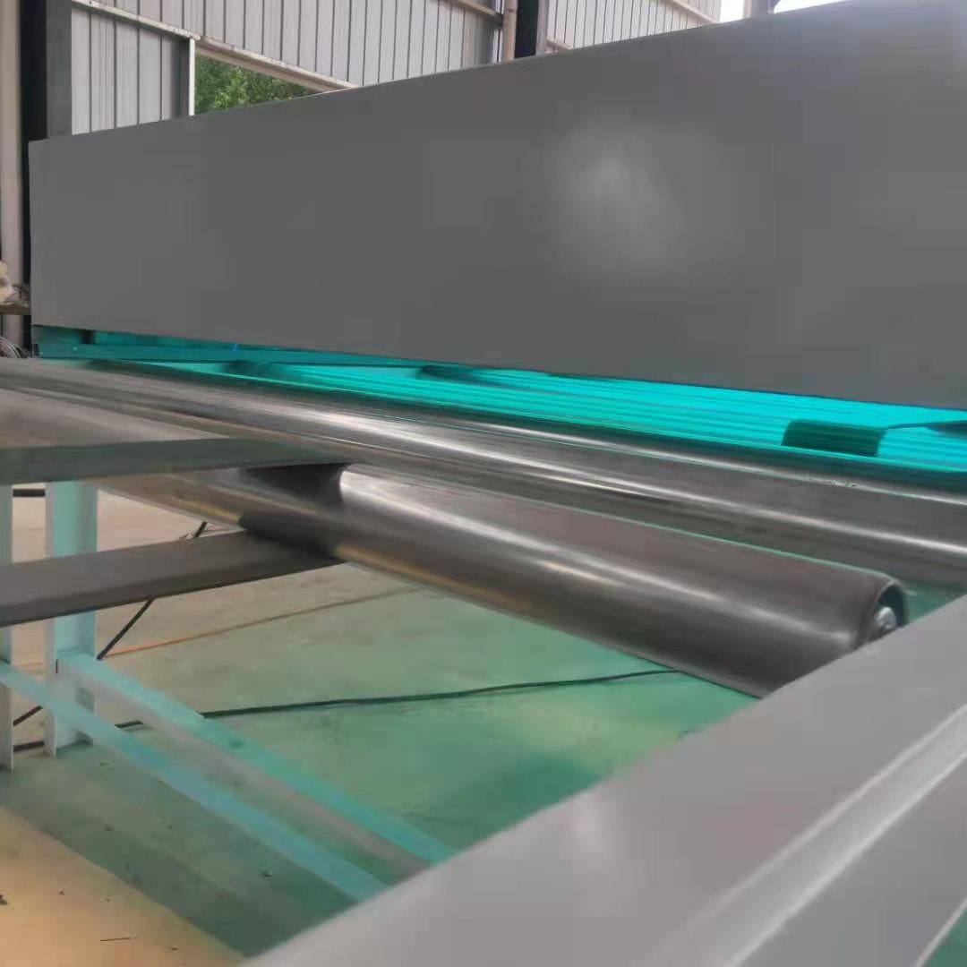 PET膜贴家具板优优方案 马六甲本贴透明PET膜高光家具板贴面机