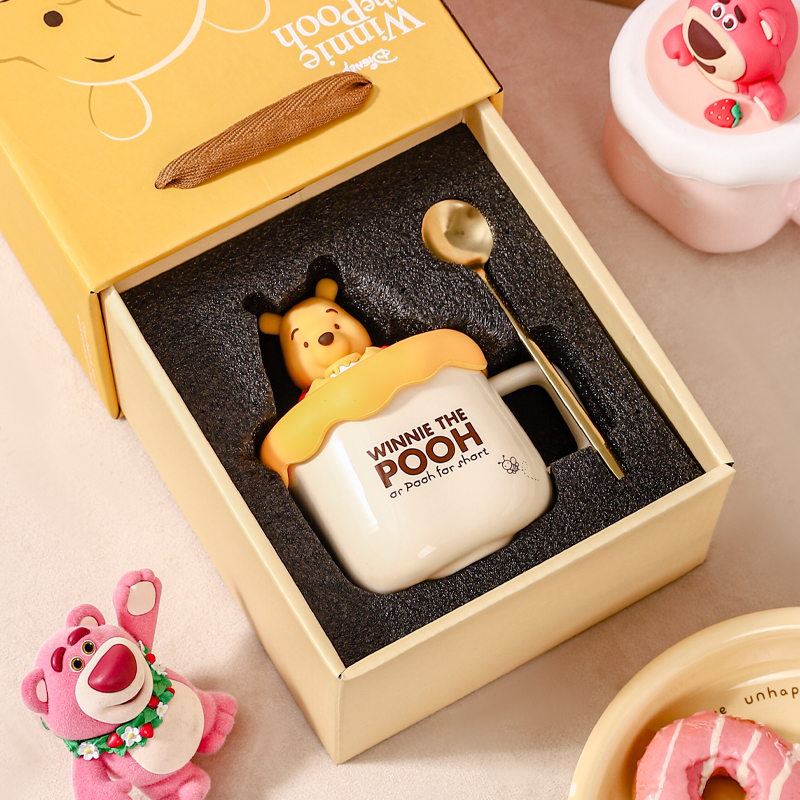 Juego de Tazas de Cerámica de Lotso de Disney, Caja de Regalo, Recuerdo, Taza de Alta Calidad con Tapa, Taza para Parejas