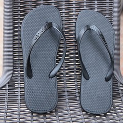 Pvcの人の字のスリッパの女性の夏の外出のレジャーの家庭の滑り止めの人の字は卸売りして足を挟んでビーチのサンダルの男を引っ張ります。