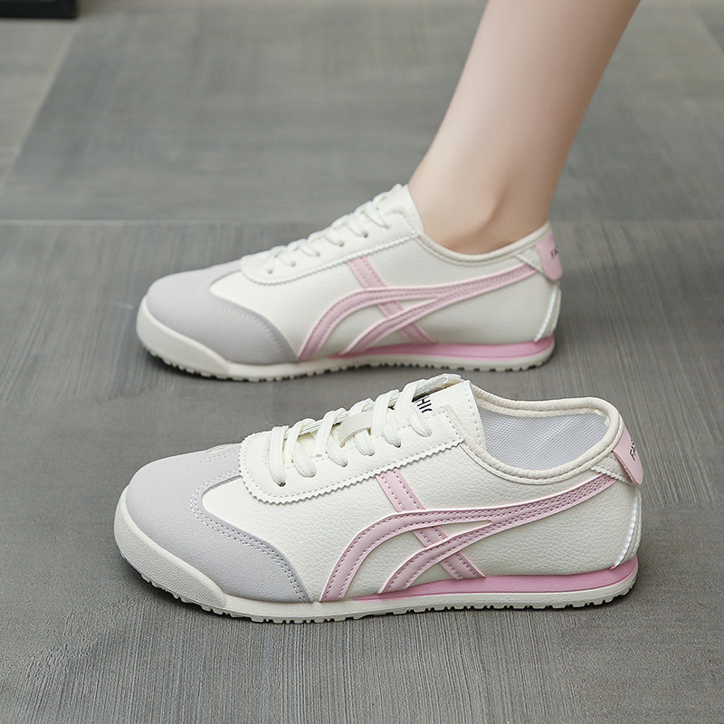 Women's sporty German training shoes, 2026 autumn new model, low-top lace-up casual sneakers, color-blocked round-toe Forrest Gump shoes Women's sporty German training shoes, 2026 autumn new model, low-top lace-up casual sneakers, color-blocked round-toe Forrest Gump shoes