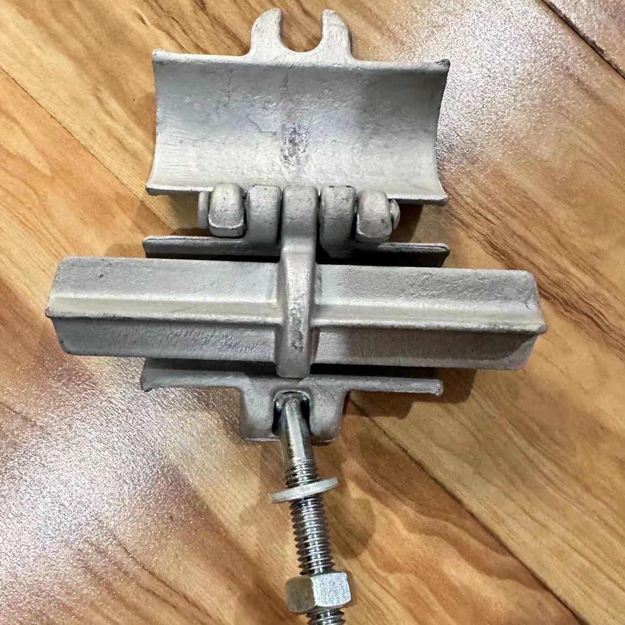 源头厂家供应锻压内接扣件脚手架扣件建筑配件工地用外贸出口