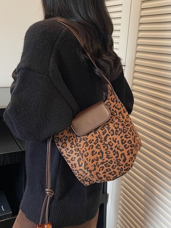 Otoño y invierno bolsos populares de moda mujeres nuevas bolsas de cubo de piel de ciervo transfronterizas de alta calidad retro versátil bolso de hombro