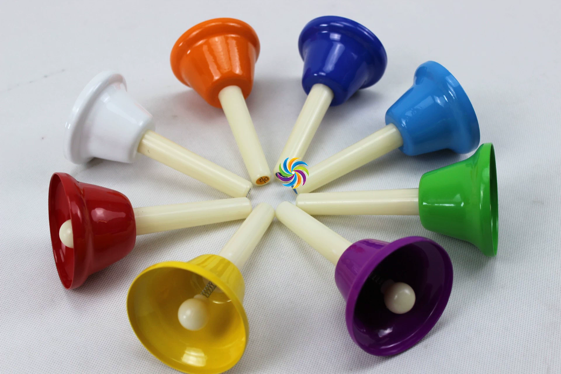 Бесплатная доставка Orff детский ударный инструмент обучающие пособия восьмитональный колокольчик 8-тональный мелодический колокольчик классный колокольчик