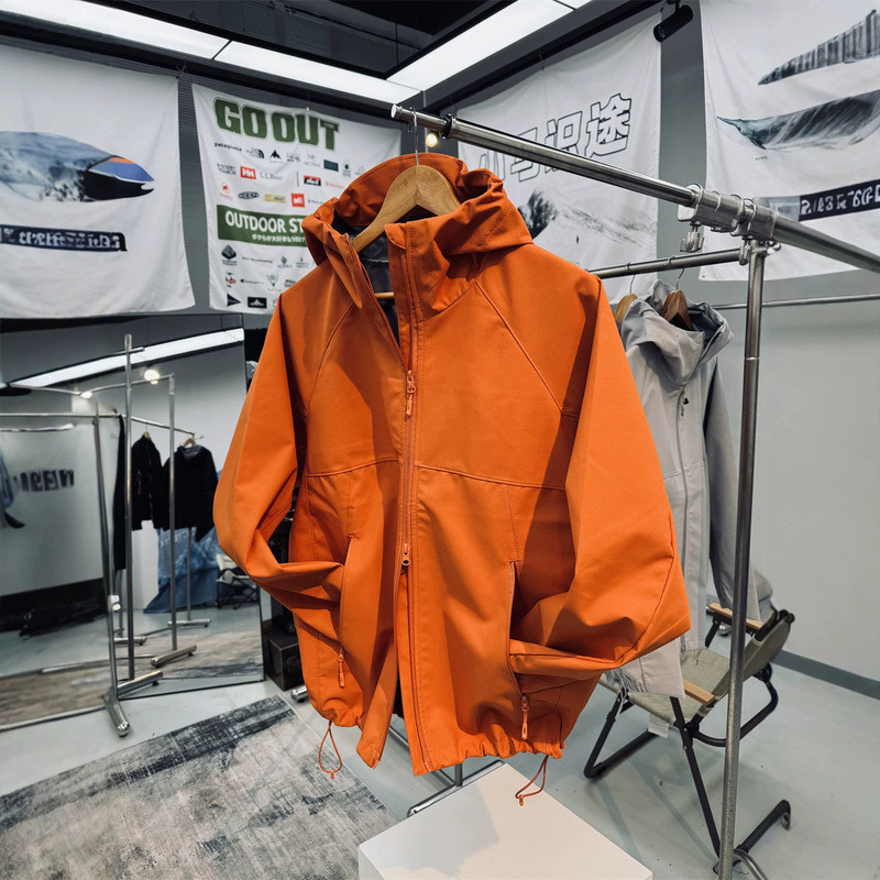 Nia Series Dopamine Color Series Unisex Outdoor Windproof and Water-Repellent Outdoor Softshell Hooded Jacket Nia Series Dopamine Color Series Unisex Outdoor Windproof and Water-Repellent Outdoor Softshell Hooded Jacket