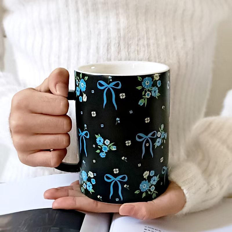 Retro lujo ligero alto sentido arco flor triturada taza de cerámica exquisita taza de nicho de alta capacidad taza de alto valor facial