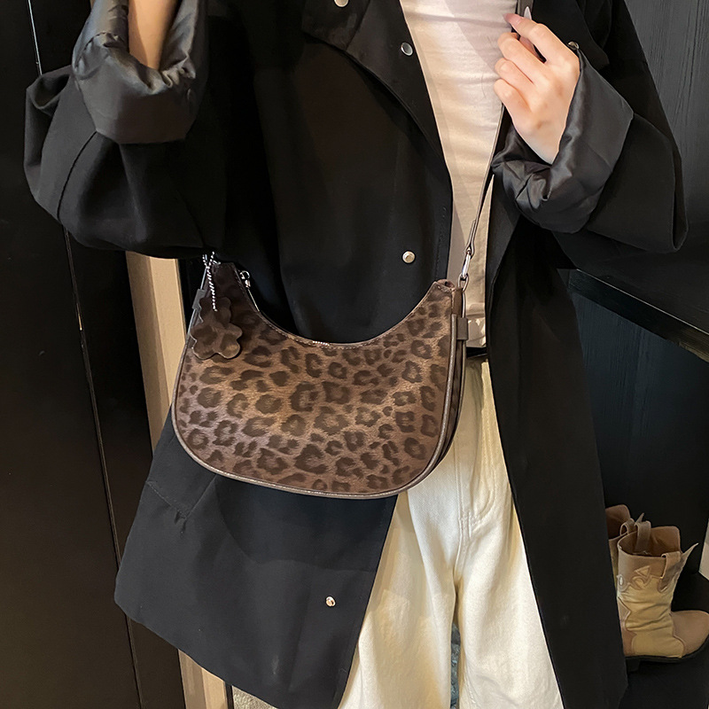 Bolso de mano transfronterizo de viento de cientos de siglos de verano 2025 nuevo retro leopardo bolso de hombro personalidad chica caliente bolso de moda