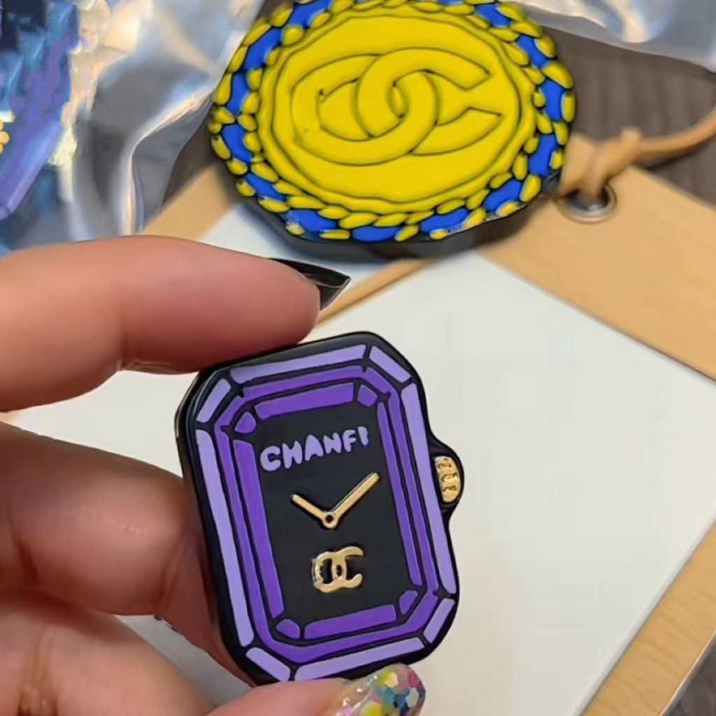Classic fashionable retro marine brooch, Chanel style