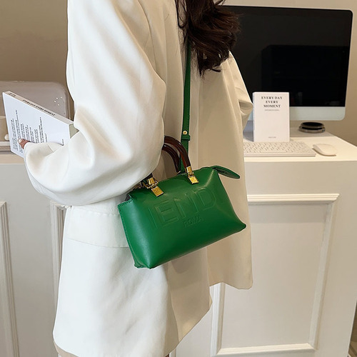 Cross-border popular bag women's large capacity  new fashion crossbody bag niche internet celebrity portable pillow bag
