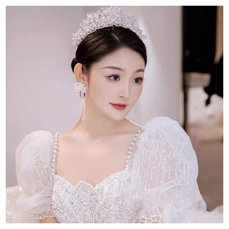 Title 5, Copricapo design abito da sposa atmosferico in ...