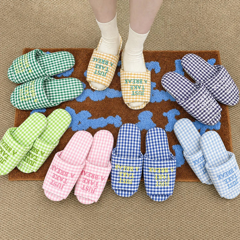 In Stock 2026 New Retro Plaid Cotton and Linen Slippers with Silent Soft Soles for All Seasons, Suitable for Wooden Floors, Guest Use, and Home Daily Use In Stock 2026 New Retro Plaid Cotton and Linen Slippers with Silent Soft Soles for All Seasons, Suitable for Wooden Floors, Guest Use, and Home Daily Use