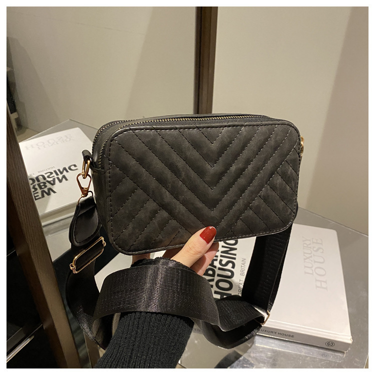 150g Weight Nylon Lining Material Sewing Thread Fashion Element Zipper Closure Type Single Shoulder Strap Strap Type Crossbody Bag Bags Type Casual, Daily, Shopping Occasion Pu Leather Material Solid Color, Lingge Pattern All Seasons Season Women's Gender Classic Style Style Square Shape Women's Pu Leather Solid Color Lingge Classic Style Sewing Thread Square Zipper Crossbody Bag 14