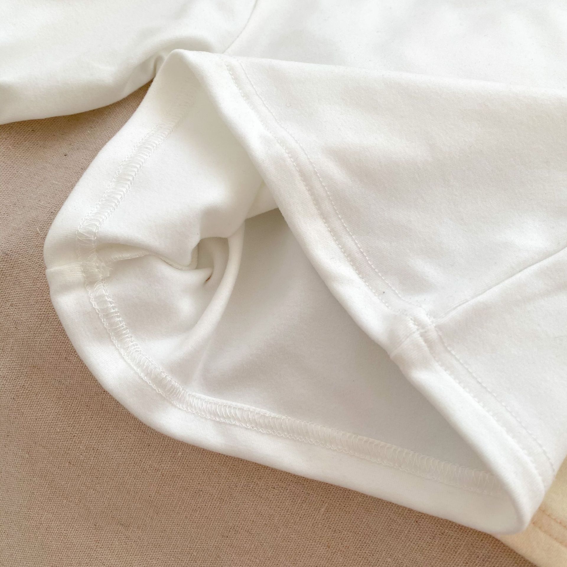 2024 primavera y otoño nuevos hombres y mujeres de cuello alto simple de color sólido todo partido camiseta de manga larga camisa de fondo elástico