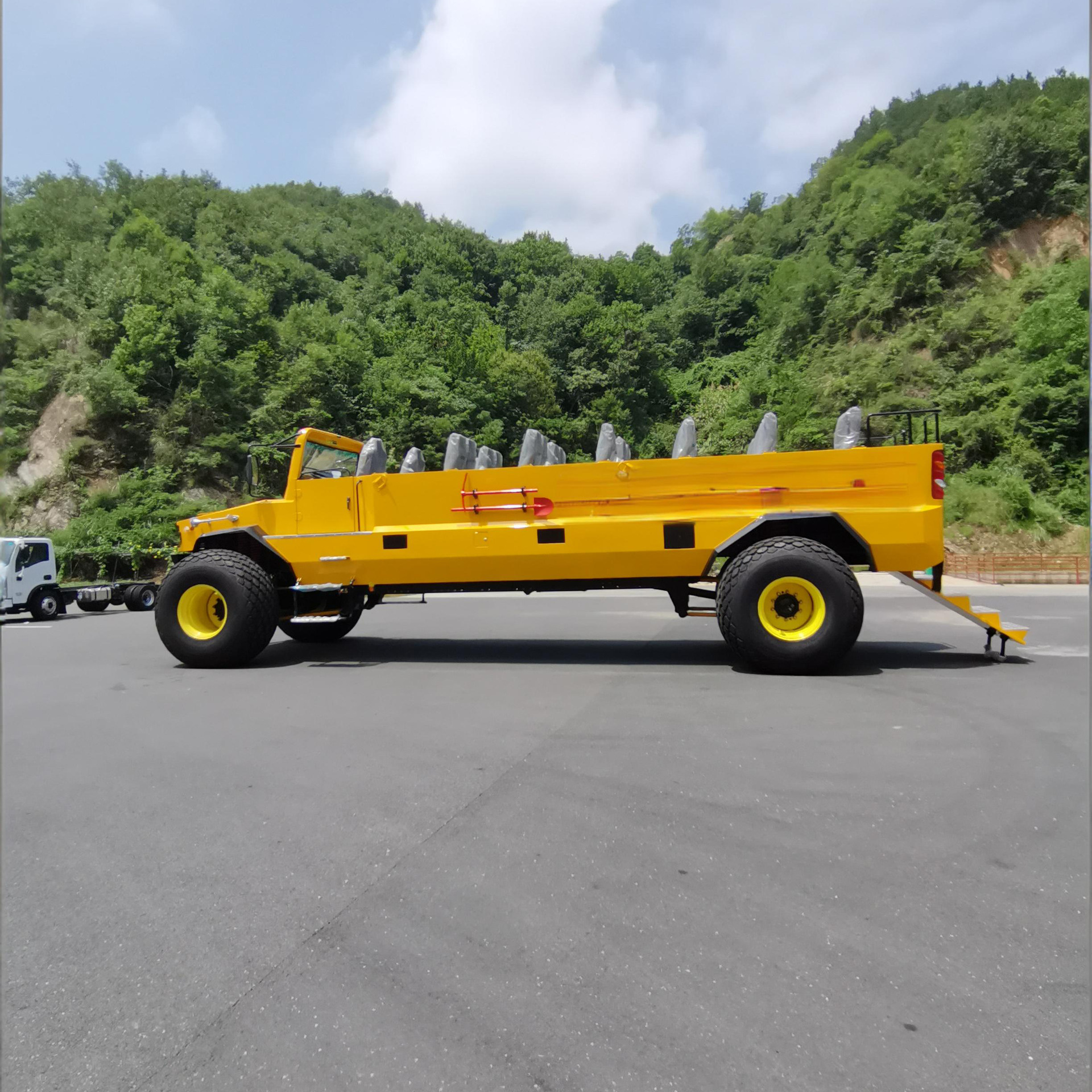 ���ҳ���������ɳĮ�����۹⳵23��  ɳĮԽҰ���������˳�ɳ��
