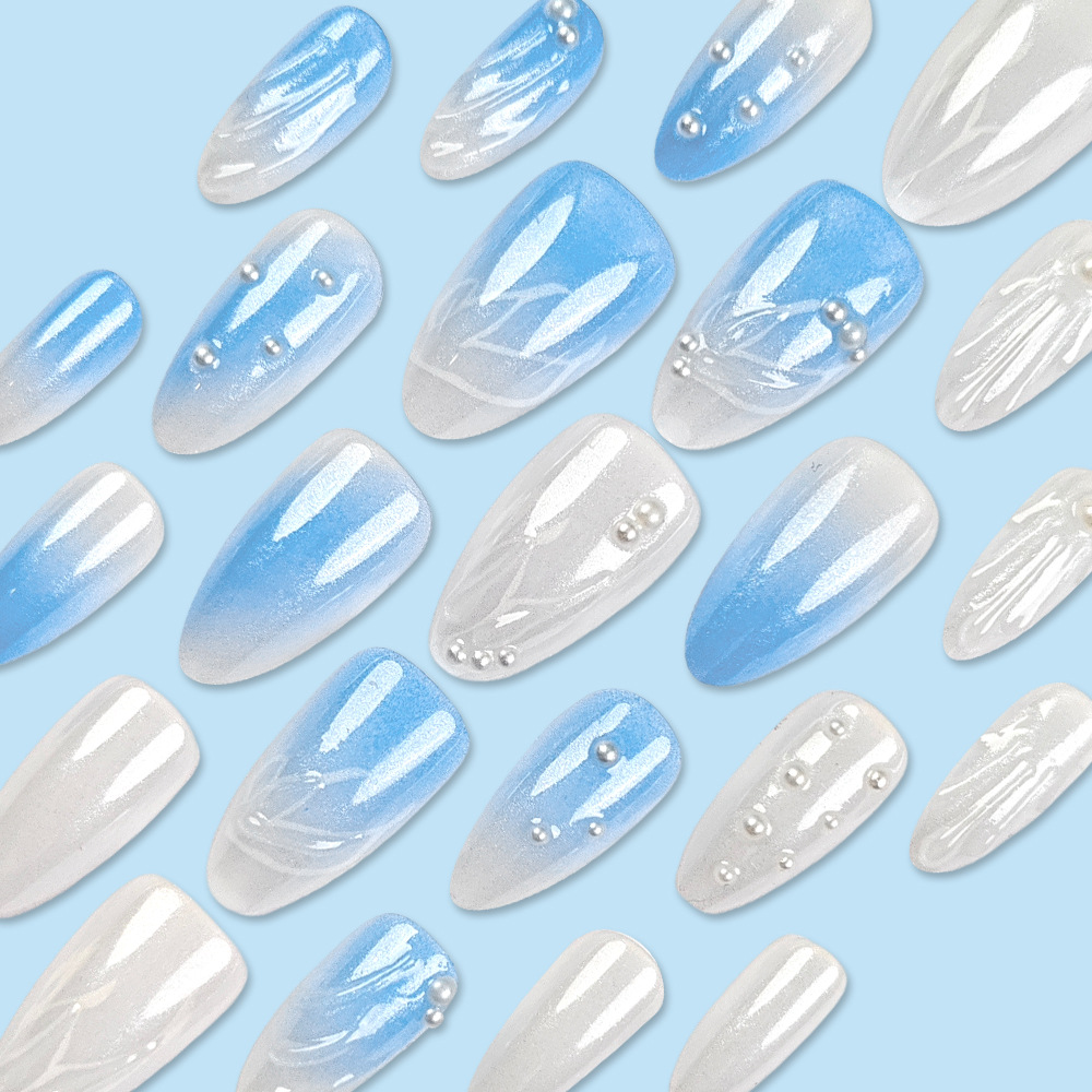 Ventas transfronterizas de perlas adornadas manicuras 3D onduladas parches de uñas de moda elegante gradiente de uñas azul y blanco