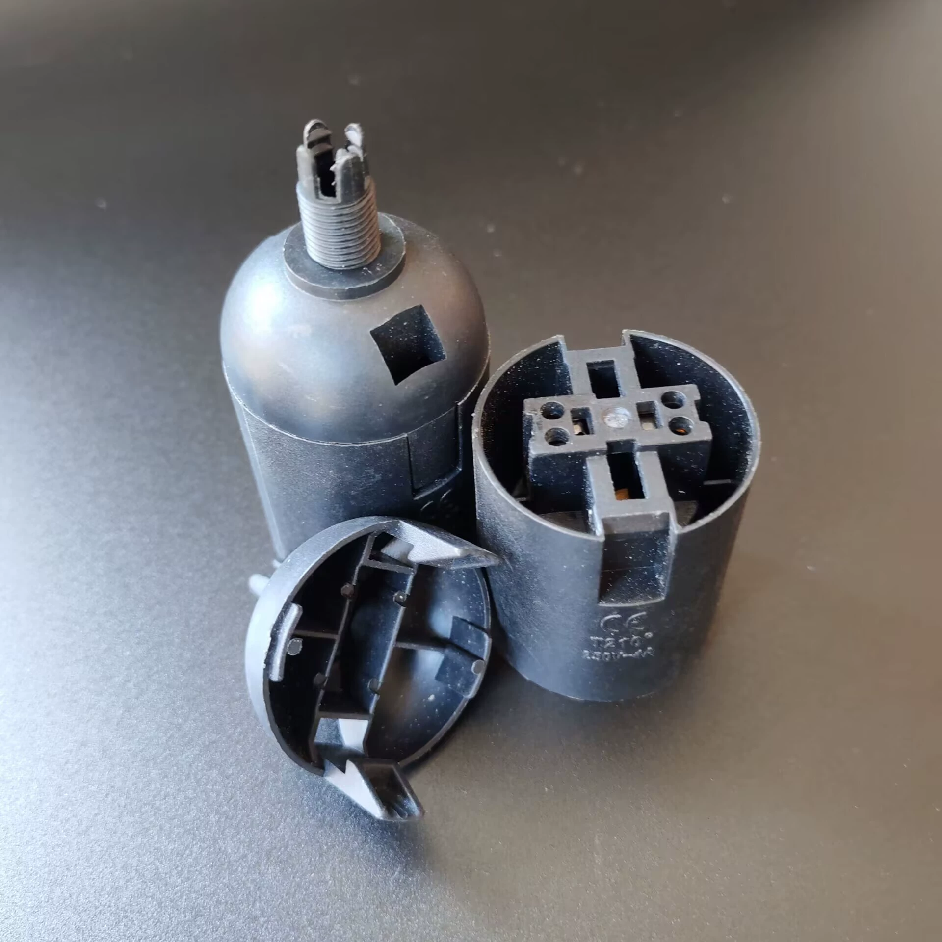 Оптовая продажа патронов для ламп E27, с полной резьбой, пластиковый колпак для настольной лампы с резьбой, сертифицированный CE, производство Чжуншань.