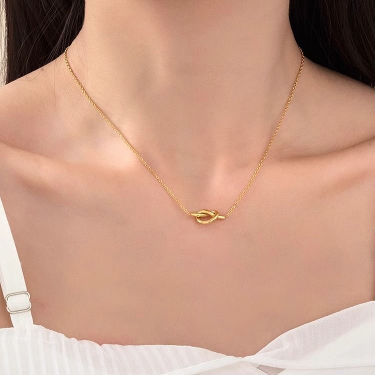 European and American Cross-Border Titanium Steel Necklace Accessories for Women 18K Gold High-End Jewelry Niche Design Clavicle Chain