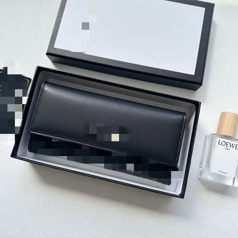 Gucci's new high-quality cowhide has a first-class feel, fashionable design, trendy style, versatile, simple and elegant Gucci's new high-quality cowhide has a first-class feel, fashionable design, trendy style, versatile, simple and elegant