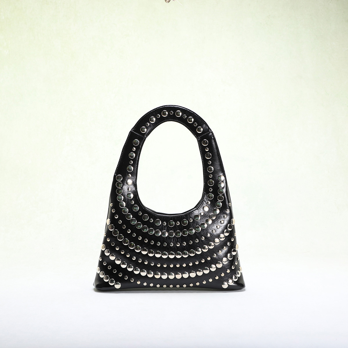 795g Weight Polyester Lining Material Rivet Fashion Element Open Closure Type Single Shoulder Strap Strap Type Shoulder Bag Bags Type Casual, Shopping Occasion Pu Leather Material Solid Color Pattern All Seasons Season Women's Gender Streetwear Style Dumpling Shape Shape Women's Pu Leather Solid Color Streetwear Rivet Dumpling Shape Open Shoulder Bag 无