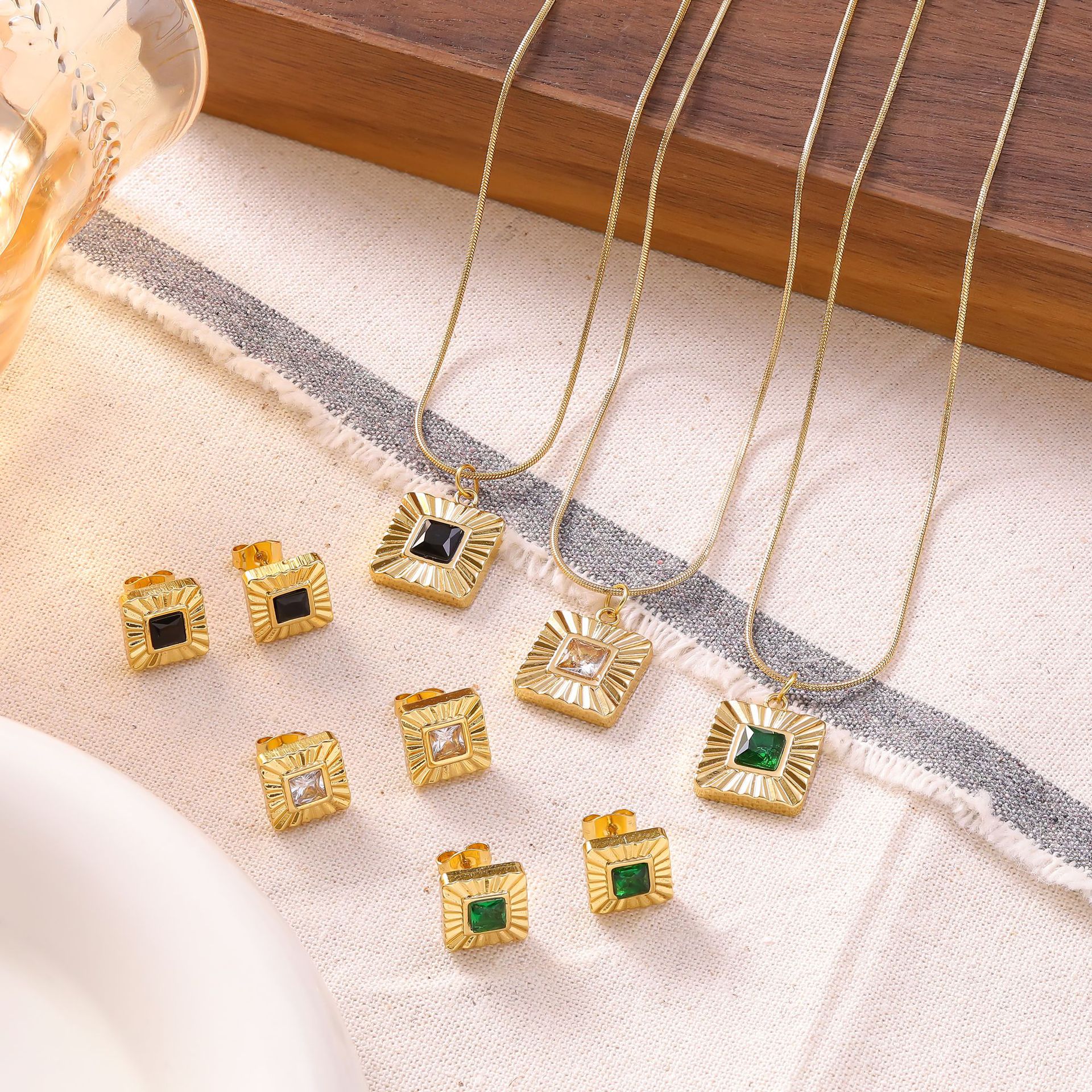 Cross-border new product stainless steel jewelry set for women, square design, classic, simple and versatile necklace and earring set