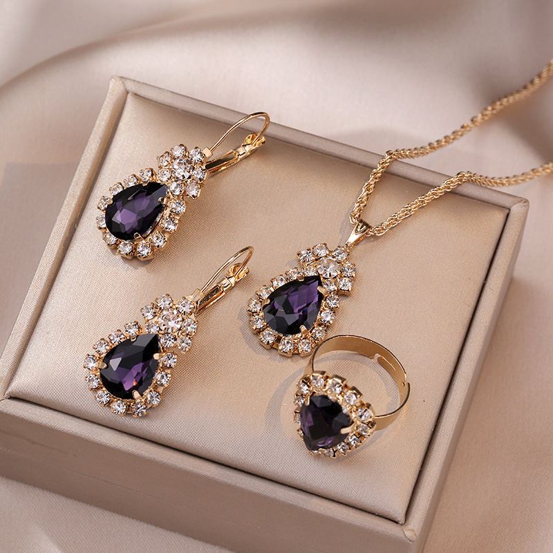 collana donna rete rosso zircone nicchia versatile orecchini ciondolo set metallo clavicola catena fabbrica_voghion.com