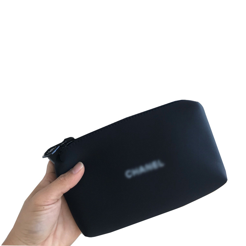 ��ʿ��ױ������Ǳˮ�ϻ�ױ���������ϴ����Ʒ���ɰ�