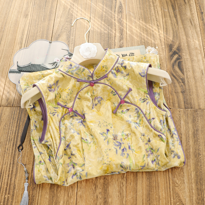 Young Lady Fish Yellow Velvet Retro New Chinoiserie Sleeveless Cheongsam for Women 2025 Autum New Style Daily Wearable Young Style