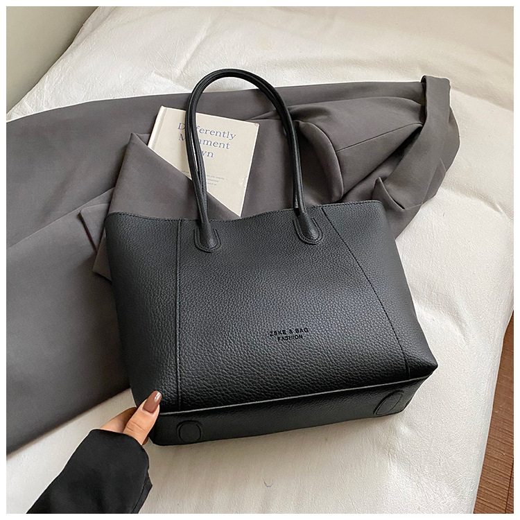 Casual bolsa de gran capacidad para mujeres 2025, nueva ciudad coreana simple alta sensación de viaje de moda bolso de hombro