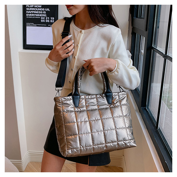 Bolso de mano acolchado de algodón de gran capacidad para mujer, nuevo bolso de moda 2024, bolso cruzado de hombro de alta gama para ir al trabajo