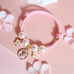 ピンクの猫の首輪バラの桜のペットの金のロックの清新な猫のネックレスの猫のアクセサリーの真珠のネックレスの猫のチェーン