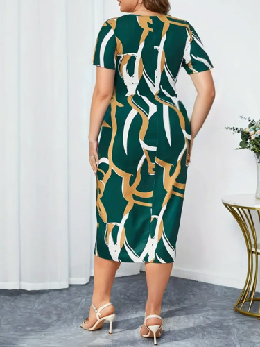 Elegant spaghetti strap dress with irregular stripe print for plus size women
