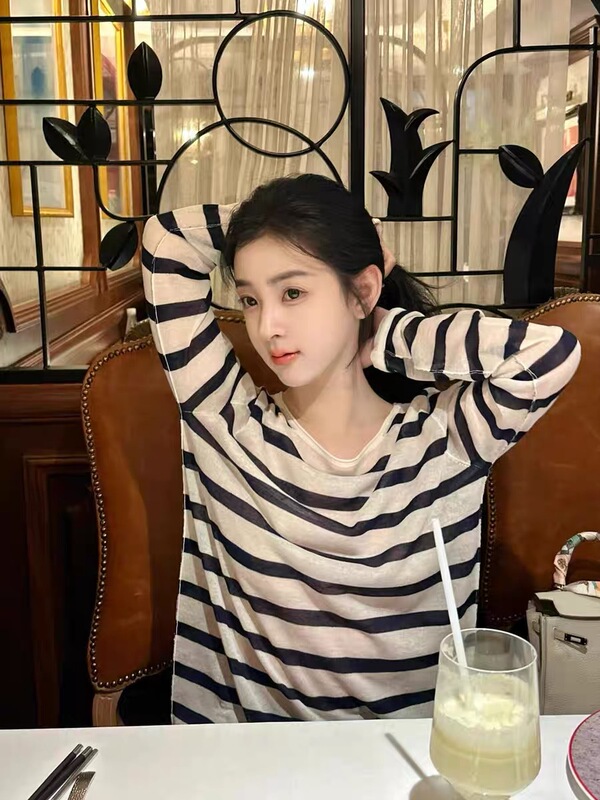 100% Tencel Lyocell Color-Blocked Black and White Striped Knit Sweater for Women, New Summer 2025, Thin Long-Sleeve Sun-Protective Top, Loose Fit
