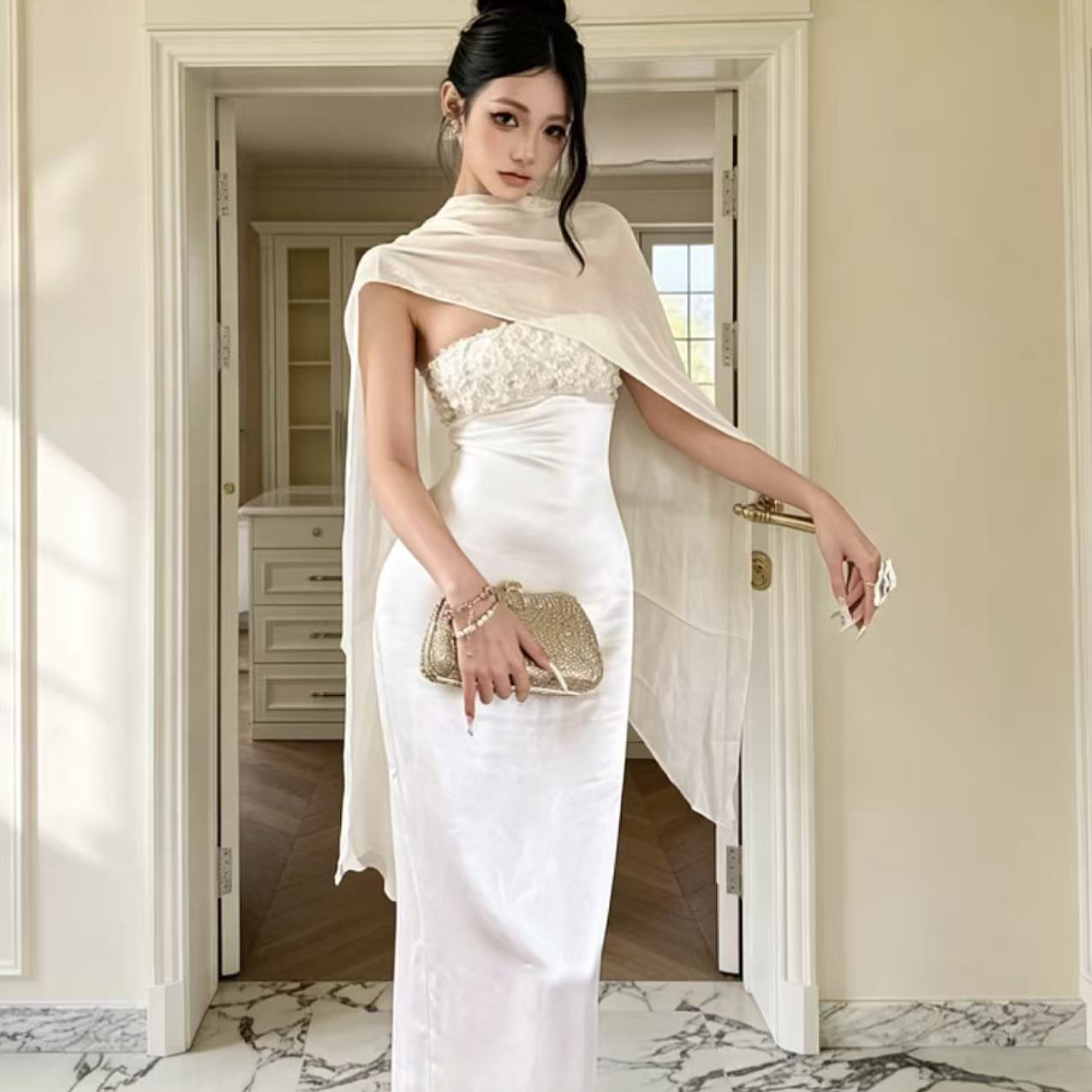 2026 New Model Flowing White Strapless Dress for Women, Slim Fit, with Shawl and Sequins, Elegant Long Gown