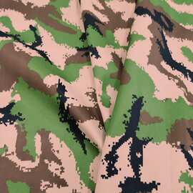 厂家现货大褂迷彩布料厂家现货耐脏结实斜纹梭织涤纶华达呢帽子布