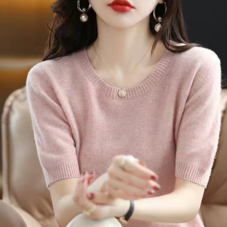 Thin knitted short solid color sweater with a round collar