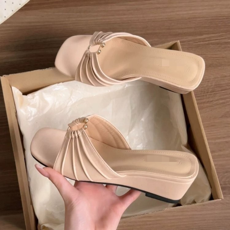Modas suaves de estilo de estilo de estilo doblado hebilla de metal pendiente con zapatillas de la mujer 06 temperamento de verano zapatillas frías para usar image 7