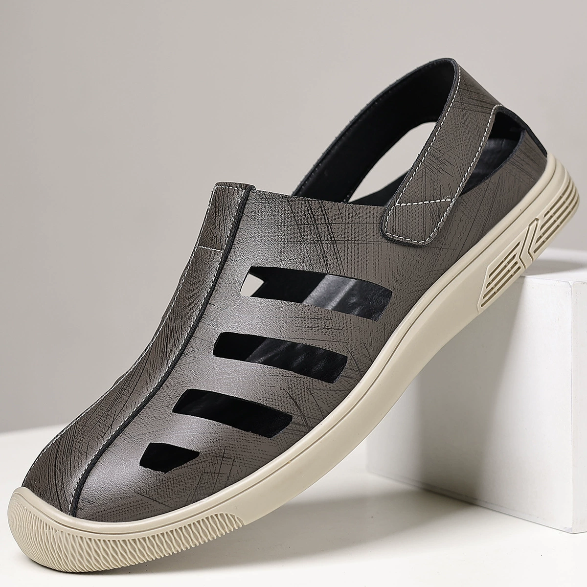 Мужские пляжные сандалии в стиле кэжуал, новые, удобные, нескользящие, с мягкой подошвой, дышащие, с закрытым носком.