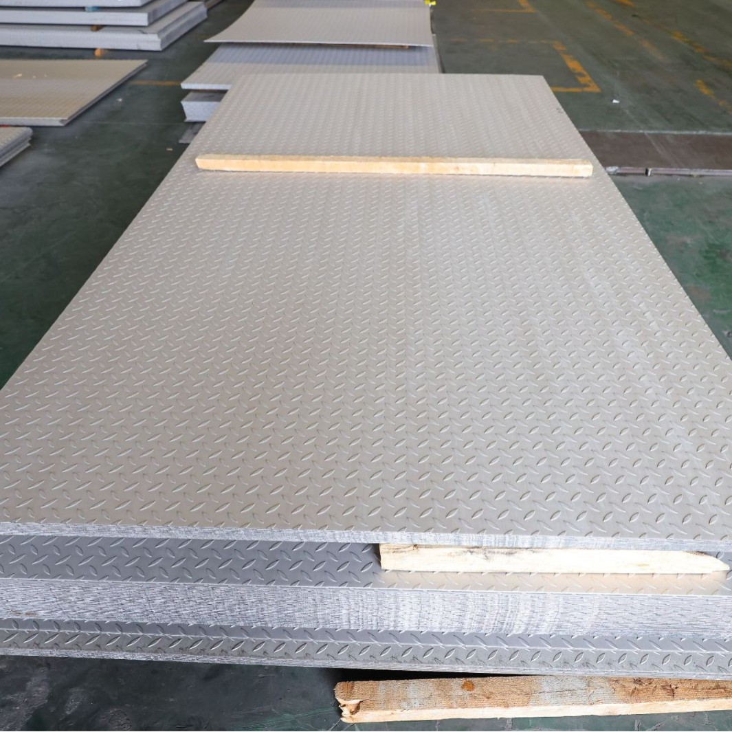 2205 316L 321 Stainless Steel Pattern Plate 304 Cold-Rolled Embossed Stainless Steel Sheet Stair Treads Anti-Slip